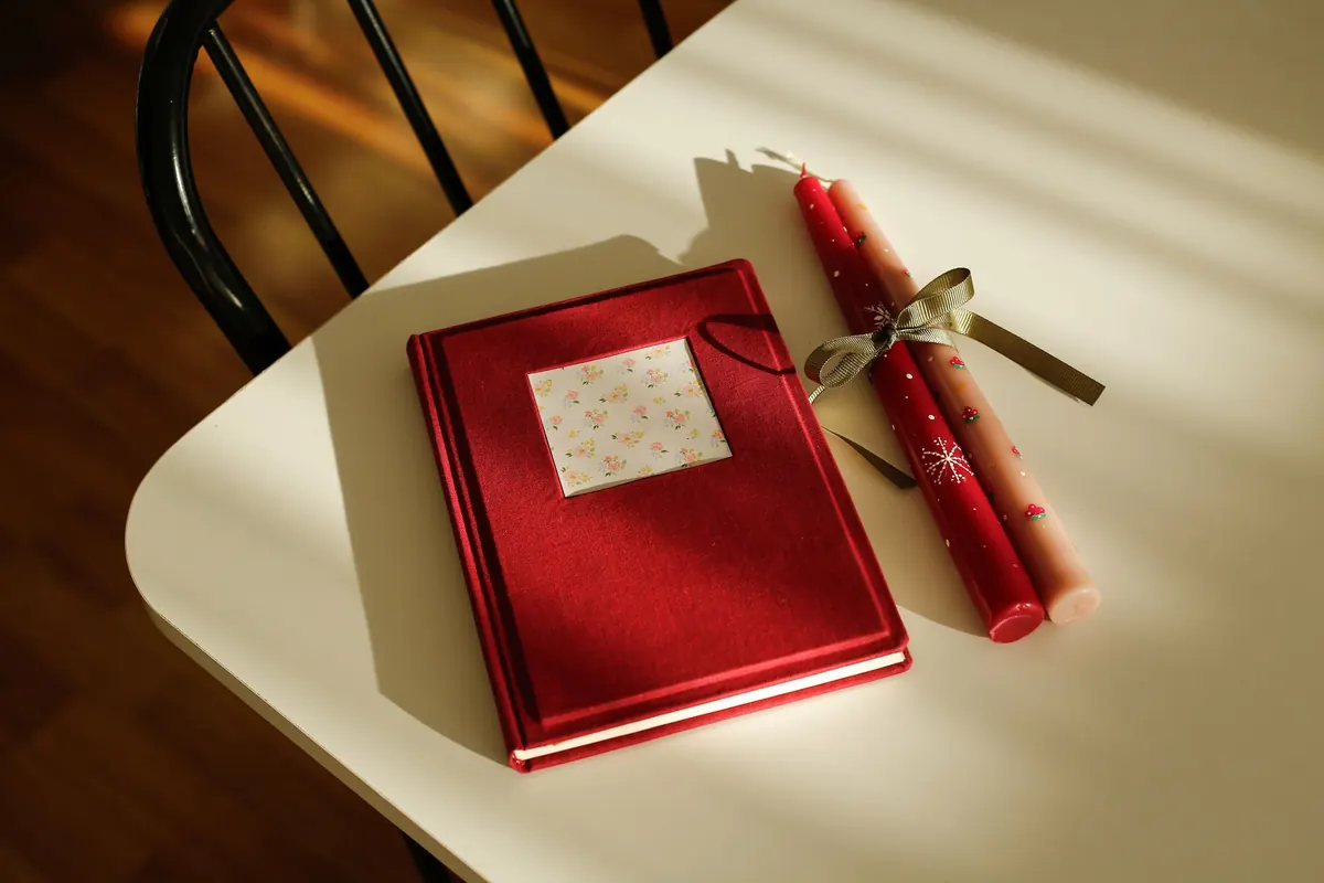A Seasonal Journaling Guide: Reflective Prompts for Autumn, Winter, Spring and Summer